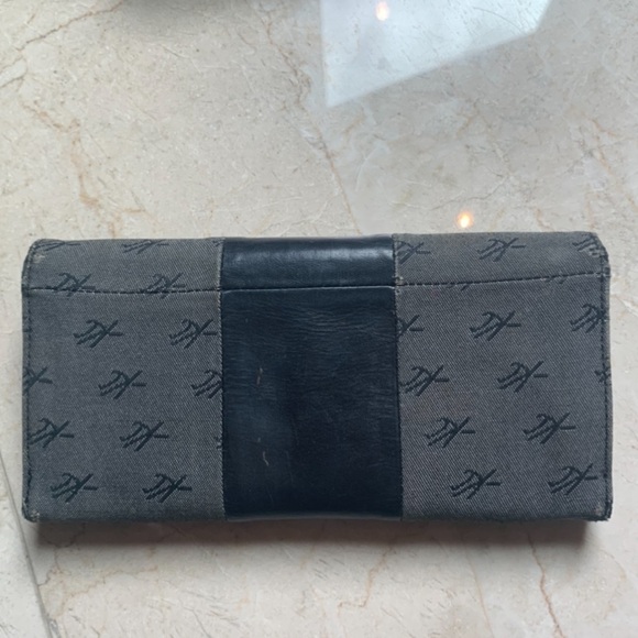 Kenneth Cole Grey Logo Long Snap Button Wallet - Picture 2 of 6